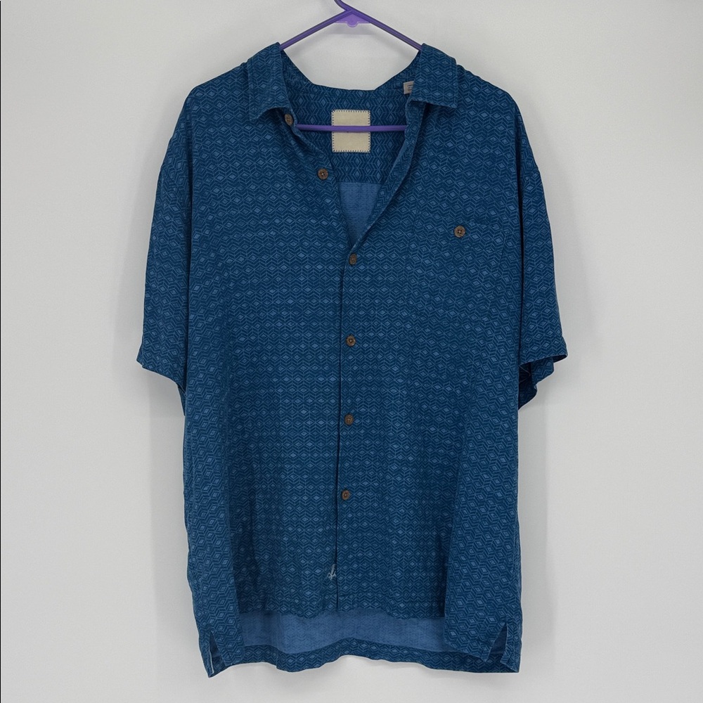 Tommy Bahama 100% Silk Camp Shirt Men’s XL Blue Diamond Jacquard Print